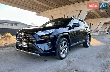 Внедорожник / Кроссовер Toyota RAV4 2021 в Киеве