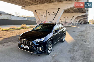 Внедорожник / Кроссовер Toyota RAV4 2021 в Киеве