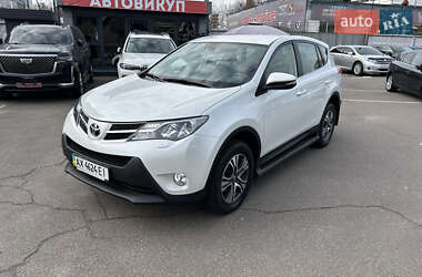 Внедорожник / Кроссовер Toyota RAV4 2015 в Киеве