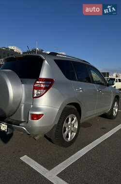 Toyota RAV4 2010