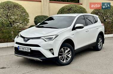 Внедорожник / Кроссовер Toyota RAV4 2017 в Киеве