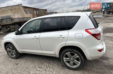 Внедорожник / Кроссовер Toyota RAV4 2010 в Костополе