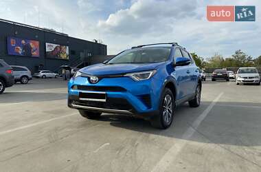 Внедорожник / Кроссовер Toyota RAV4 2018 в Киеве