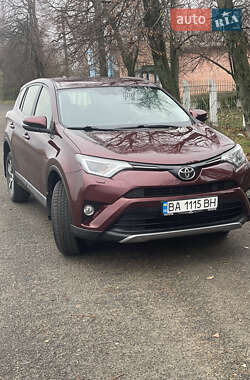 Позашляховик / Кросовер Toyota RAV4 2017 в Гайвороні