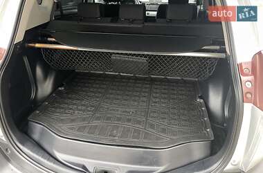 Внедорожник / Кроссовер Toyota RAV4 2013 в Харькове