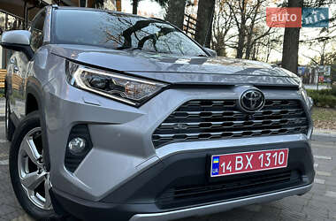 Внедорожник / Кроссовер Toyota RAV4 2018 в Дрогобыче