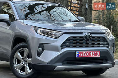 Внедорожник / Кроссовер Toyota RAV4 2018 в Дрогобыче