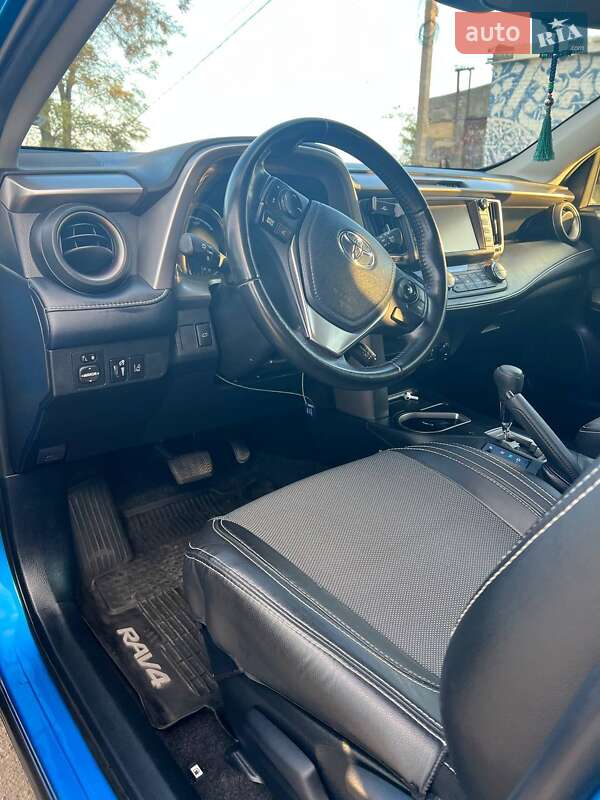 Внедорожник / Кроссовер Toyota RAV4 2018 в Одессе