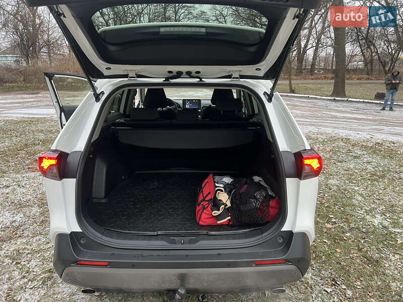 Позашляховик / Кросовер Toyota RAV4 2018 в Кременчуці