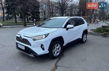 Позашляховик / Кросовер Toyota RAV4 2021 в Дніпрі