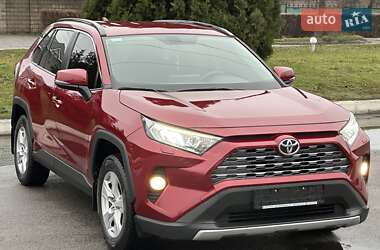 Позашляховик / Кросовер Toyota RAV4 2019 в Кам'янському