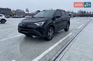 Позашляховик / Кросовер Toyota RAV4 2017 в Києві