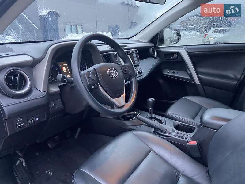 Внедорожник / Кроссовер Toyota RAV4 2017 в Киеве