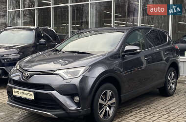 Внедорожник / Кроссовер Toyota RAV4 2018 в Черкассах