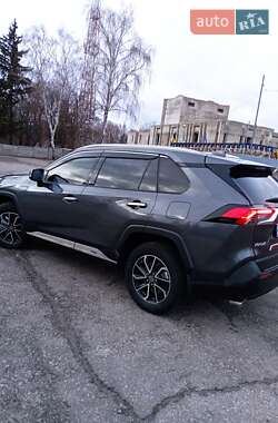 Позашляховик / Кросовер Toyota RAV4 2019 в Валках