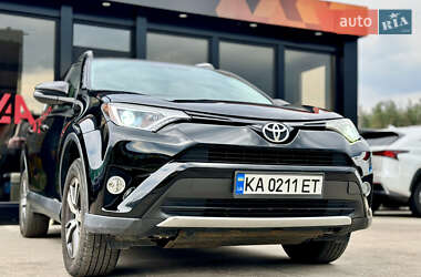 Позашляховик / Кросовер Toyota RAV4 2016 в Києві