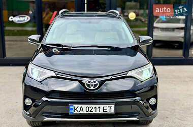 Позашляховик / Кросовер Toyota RAV4 2016 в Києві