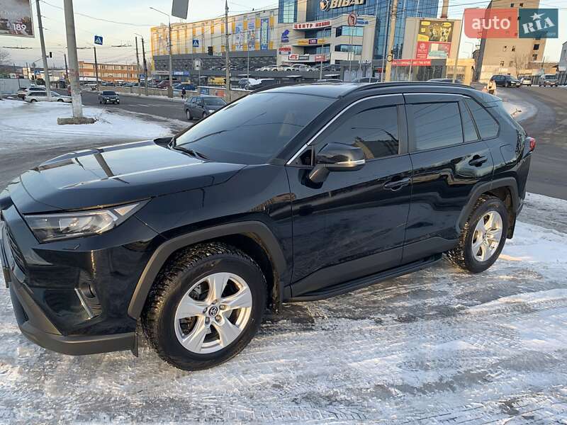 Toyota RAV4 2021