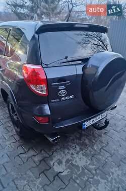 Внедорожник / Кроссовер Toyota RAV4 2007 в Черновцах