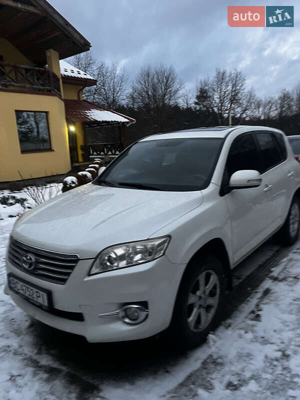 Внедорожник / Кроссовер Toyota RAV4 2012 в Львове