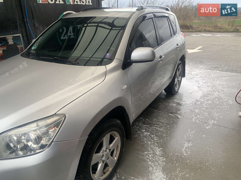 Позашляховик / Кросовер Toyota RAV4 2006 в Яворові