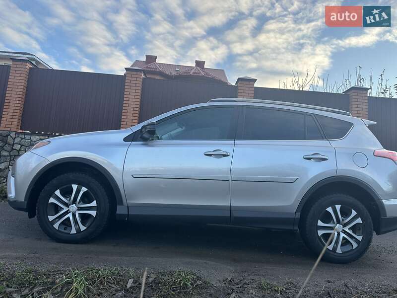 Toyota RAV4 2017