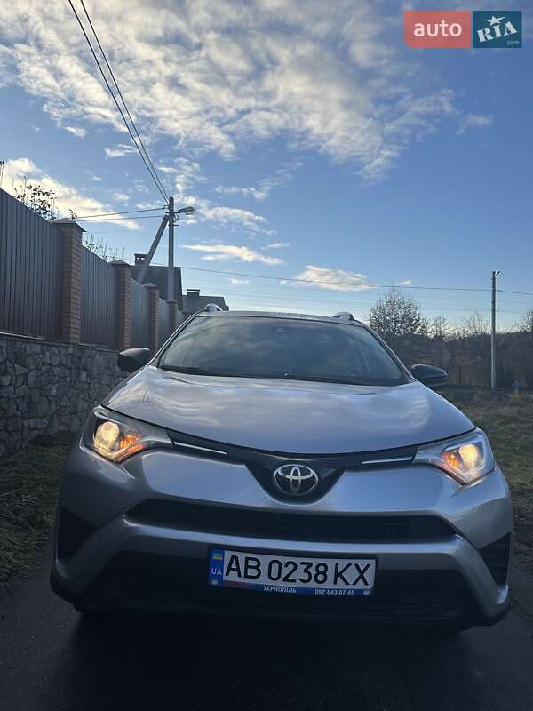 Позашляховик / Кросовер Toyota RAV4 2017 в Вінниці