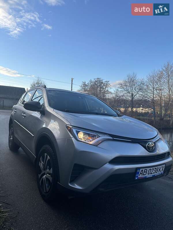 Позашляховик / Кросовер Toyota RAV4 2017 в Вінниці