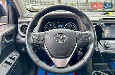 Позашляховик / Кросовер Toyota RAV4 2016 в Києві