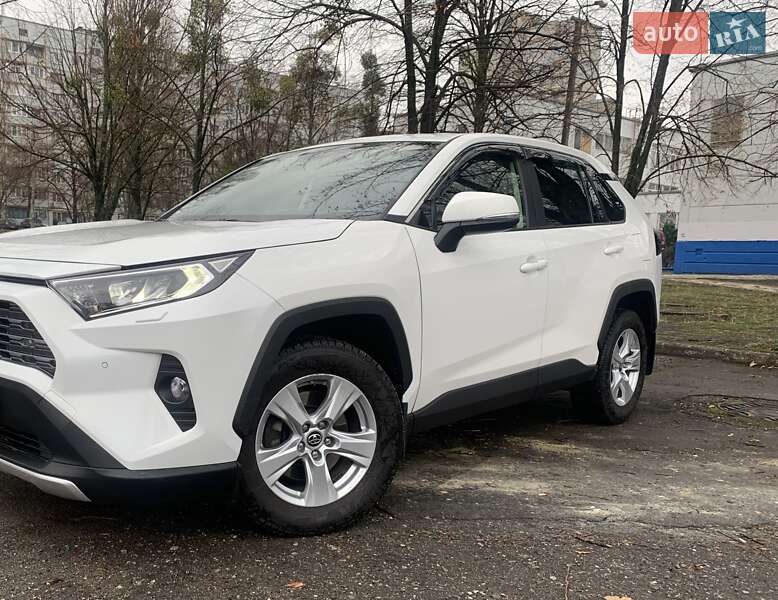 Внедорожник / Кроссовер Toyota RAV4 2019 в Харькове