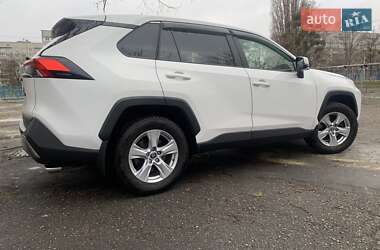 Внедорожник / Кроссовер Toyota RAV4 2019 в Харькове