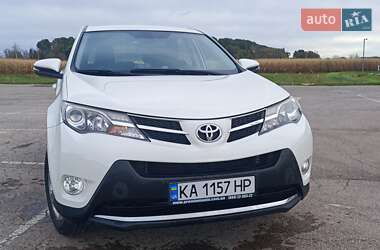 Позашляховик / Кросовер Toyota RAV4 2015 в Горішніх Плавнях