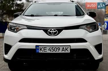 Позашляховик / Кросовер Toyota RAV4 2016 в Дніпрі