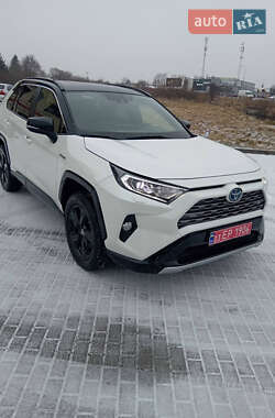 Позашляховик / Кросовер Toyota RAV4 2020 в Львові