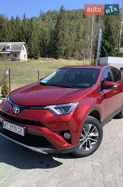 Позашляховик / Кросовер Toyota RAV4 2017 в Яремчі