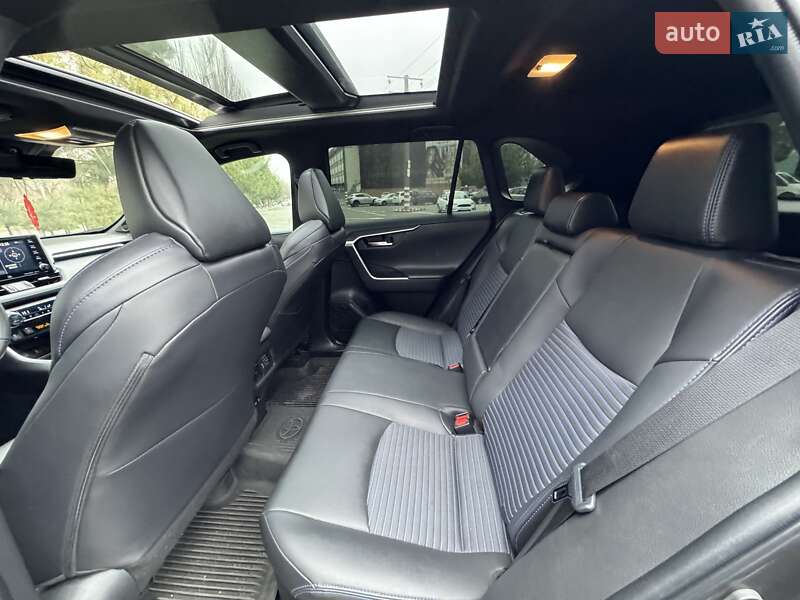 Внедорожник / Кроссовер Toyota RAV4 2021 в Одессе