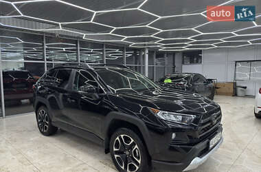 Позашляховик / Кросовер Toyota RAV4 2019 в Дніпрі