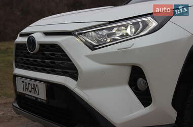 Позашляховик / Кросовер Toyota RAV4 2019 в Дніпрі