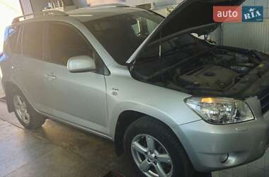 Позашляховик / Кросовер Toyota RAV4 2005 в Луцьку