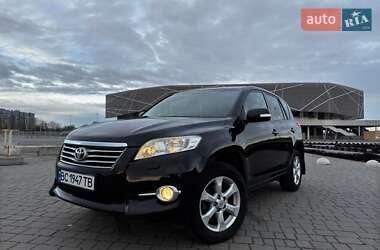 Позашляховик / Кросовер Toyota RAV4 2010 в Львові