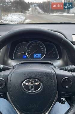 Позашляховик / Кросовер Toyota RAV4 2013 в Ізюмі