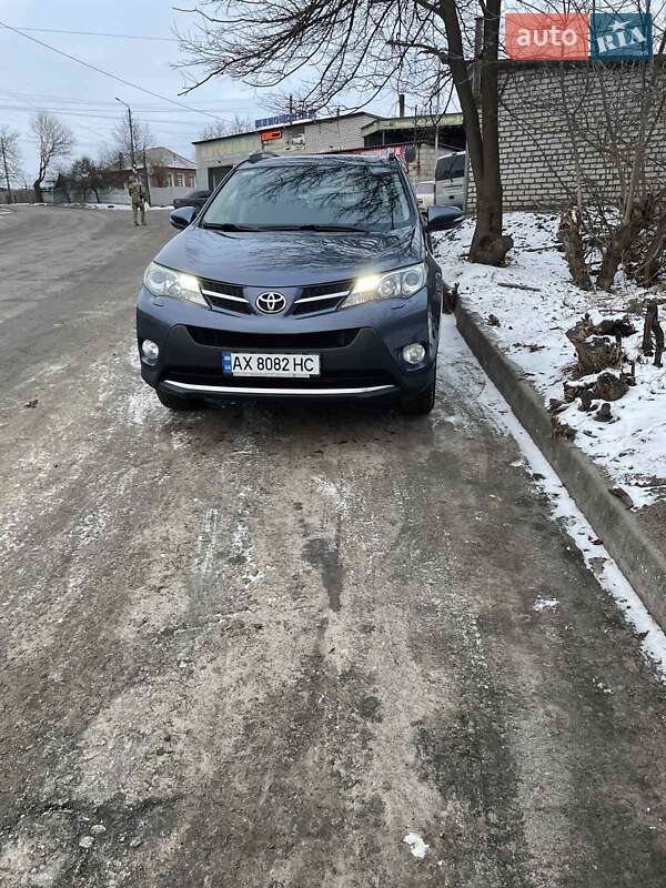 Внедорожник / Кроссовер Toyota RAV4 2013 в Изюме