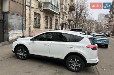 Внедорожник / Кроссовер Toyota RAV4 2016 в Киеве