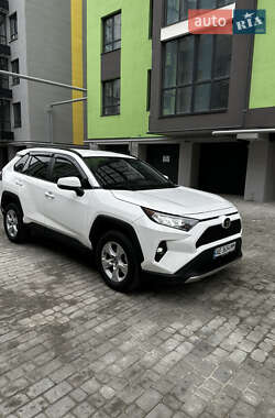 Позашляховик / Кросовер Toyota RAV4 2020 в Дніпрі