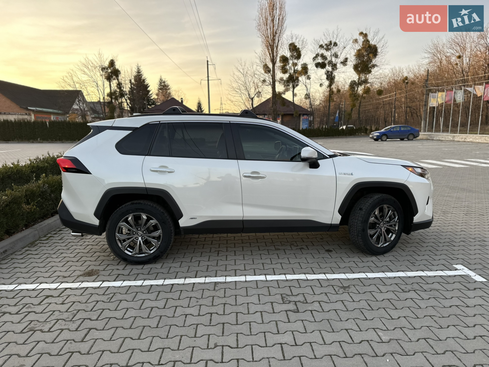 2022 Toyota RAV 4 - мініатюра 4