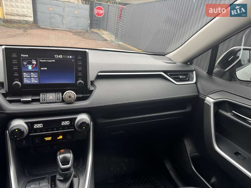 Внедорожник / Кроссовер Toyota RAV4 2021 в Житомире
