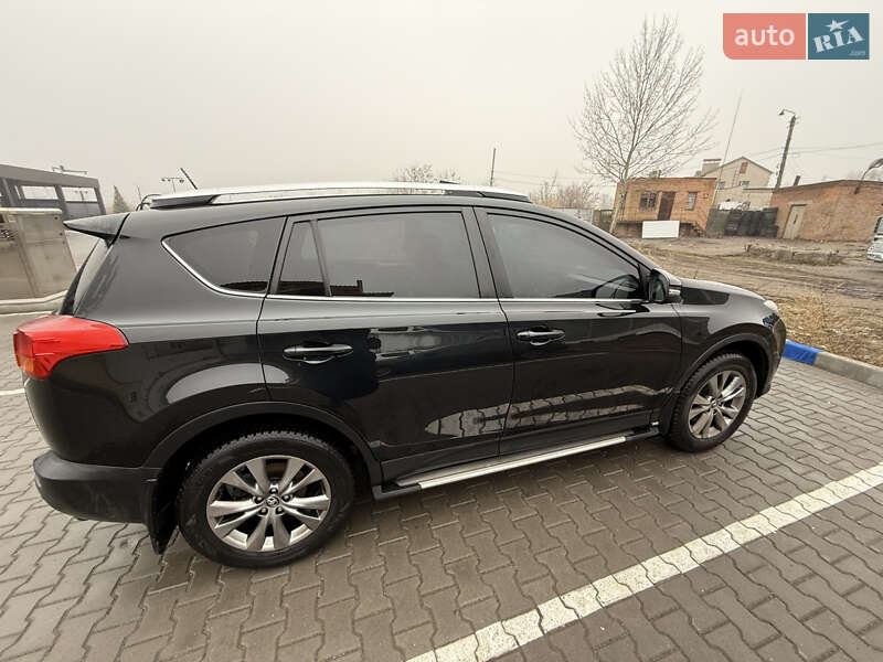 Позашляховик / Кросовер Toyota RAV4 2014 в Вінниці
