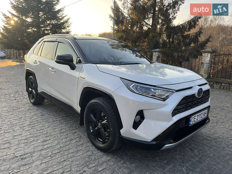 Позашляховик / Кросовер Toyota RAV4 2019 в Чернівцях