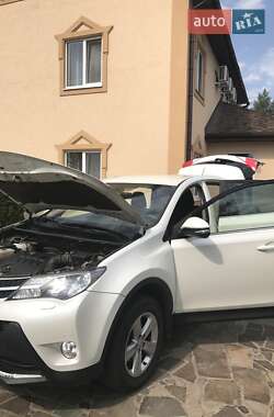 Внедорожник / Кроссовер Toyota RAV4 2013 в Сходнице