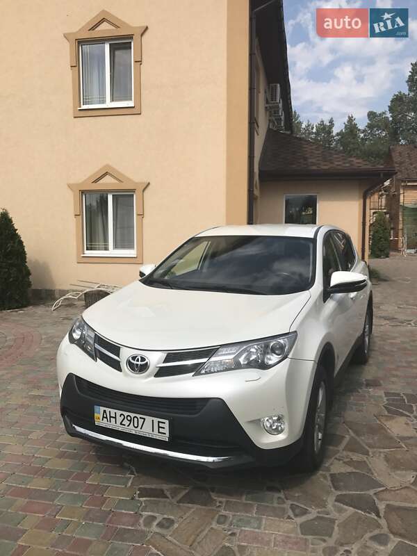 Внедорожник / Кроссовер Toyota RAV4 2013 в Сходнице